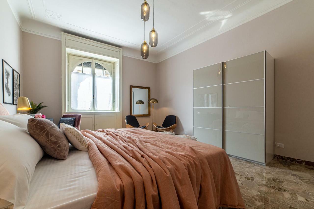 Joivy Sophisticated 3-Bed Flat With Desk Apartment มิลาน ภายนอก รูปภาพ