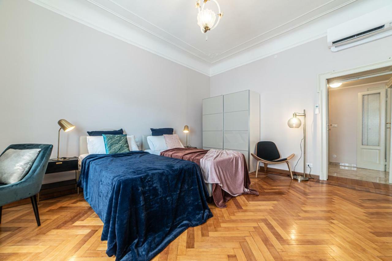 Joivy Sophisticated 3-Bed Flat With Desk Apartment มิลาน ภายนอก รูปภาพ