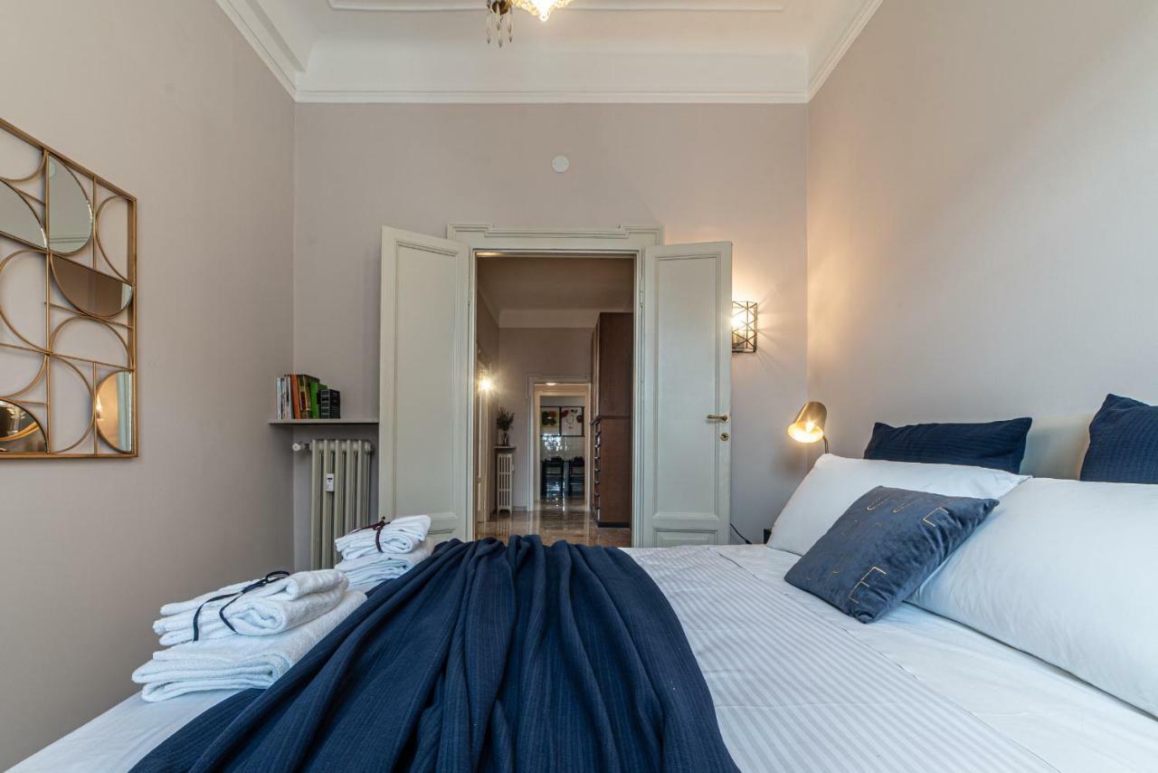 Joivy Sophisticated 3-Bed Flat With Desk Apartment มิลาน ภายนอก รูปภาพ
