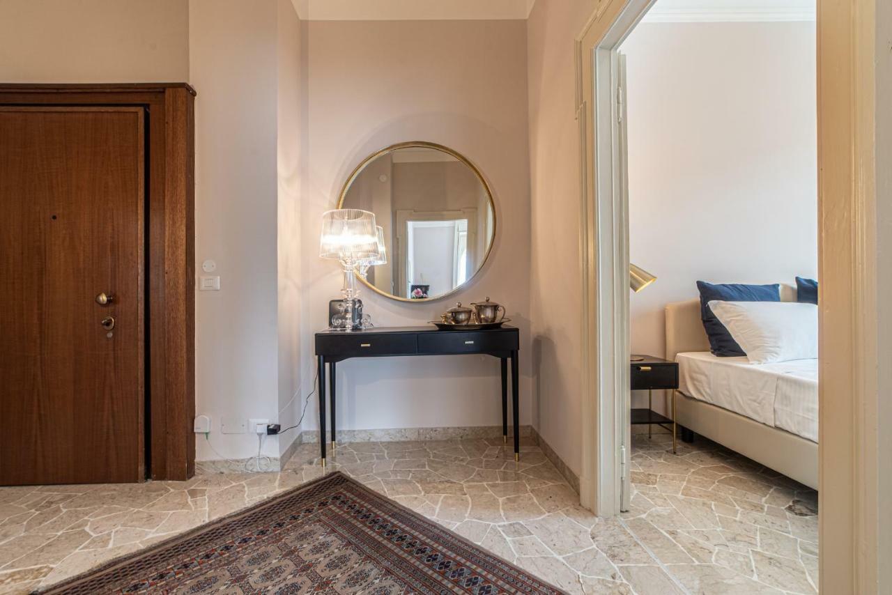 Joivy Sophisticated 3-Bed Flat With Desk Apartment มิลาน ภายนอก รูปภาพ